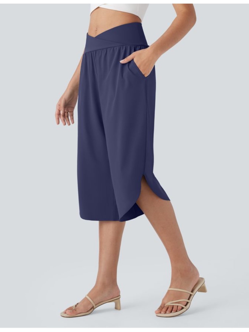 Halara Breezeful Capri Lightweight crossover waist pull on pants. Navy. Travel